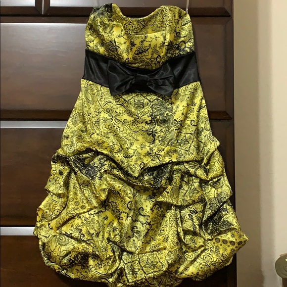 Ruby Rox Dresses & Skirts - Prom dress